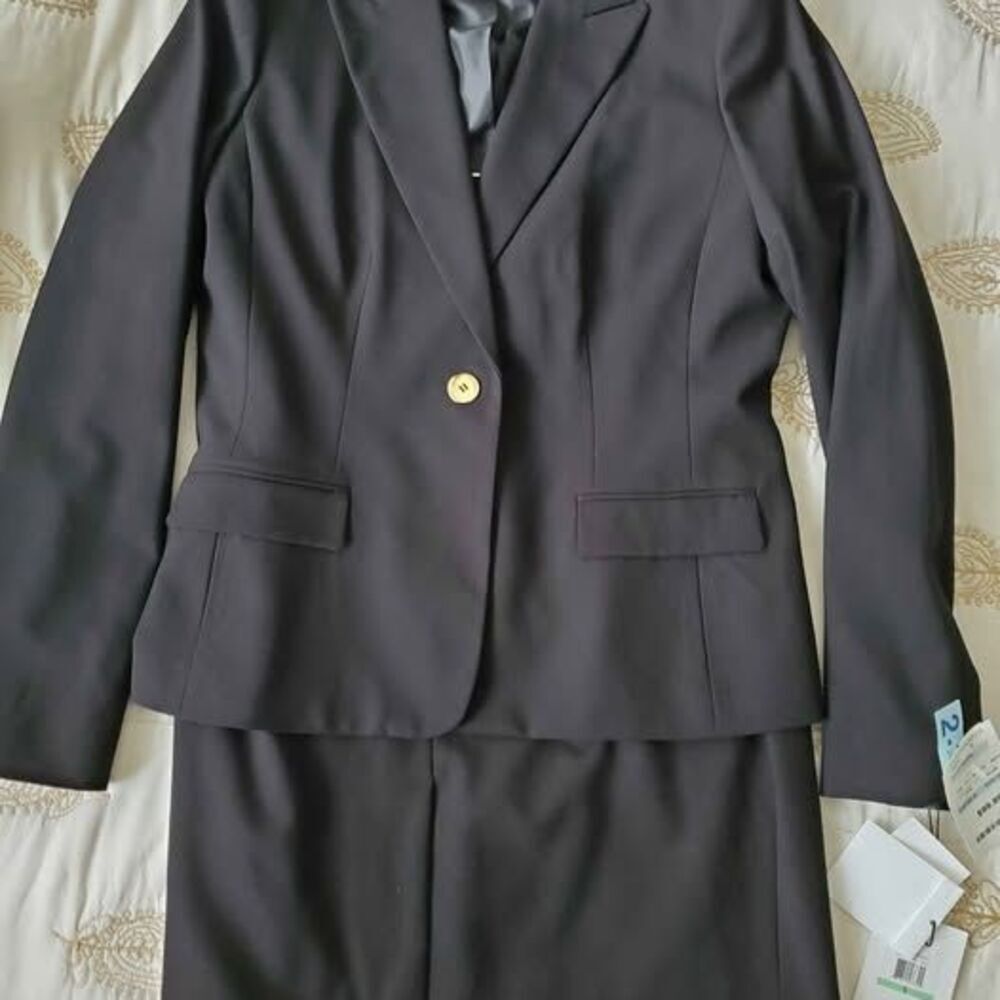 Calvin Klein skirt suit size 8 new with tags